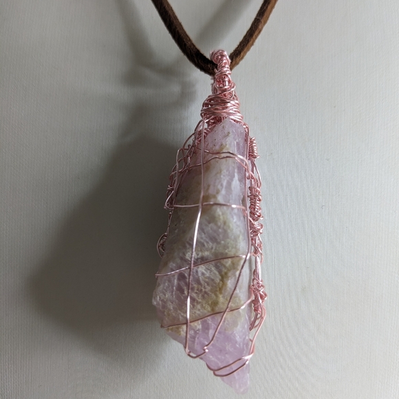 Large Kunzite Lavender Pink Rough Wire Wrapped Pendant - Picture 3 of 16